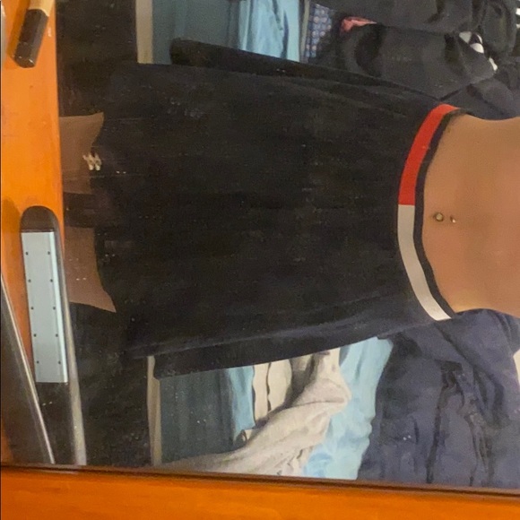 tommy hilfiger skirt - Picture 3 of 3